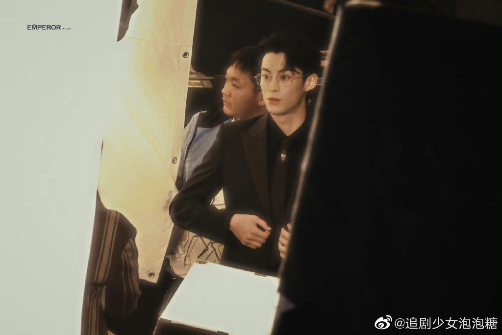 王鶴棣在劇中飾演「時宴」