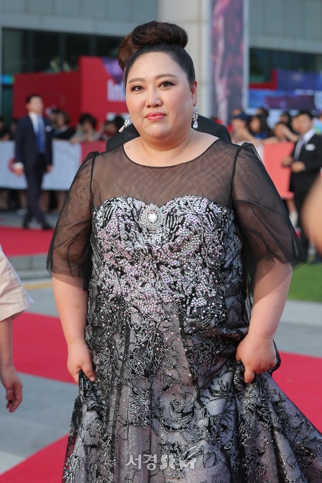 演藝實力豐厚的朴俊勉帶點喜感,很受觀眾歡迎。