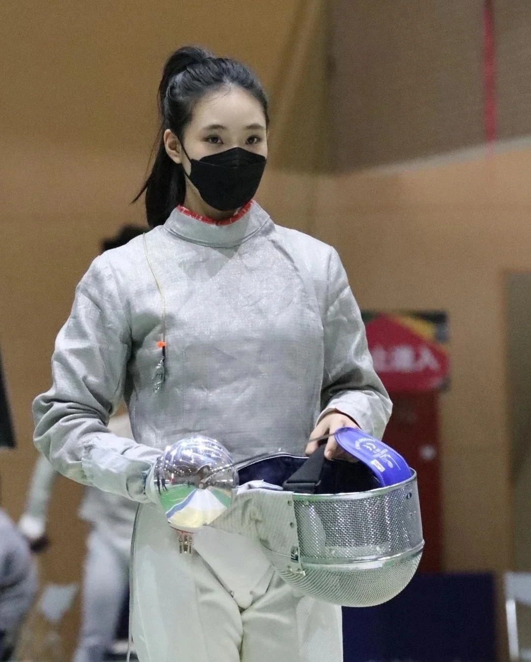 Lily「擊劍比賽照」掀話題