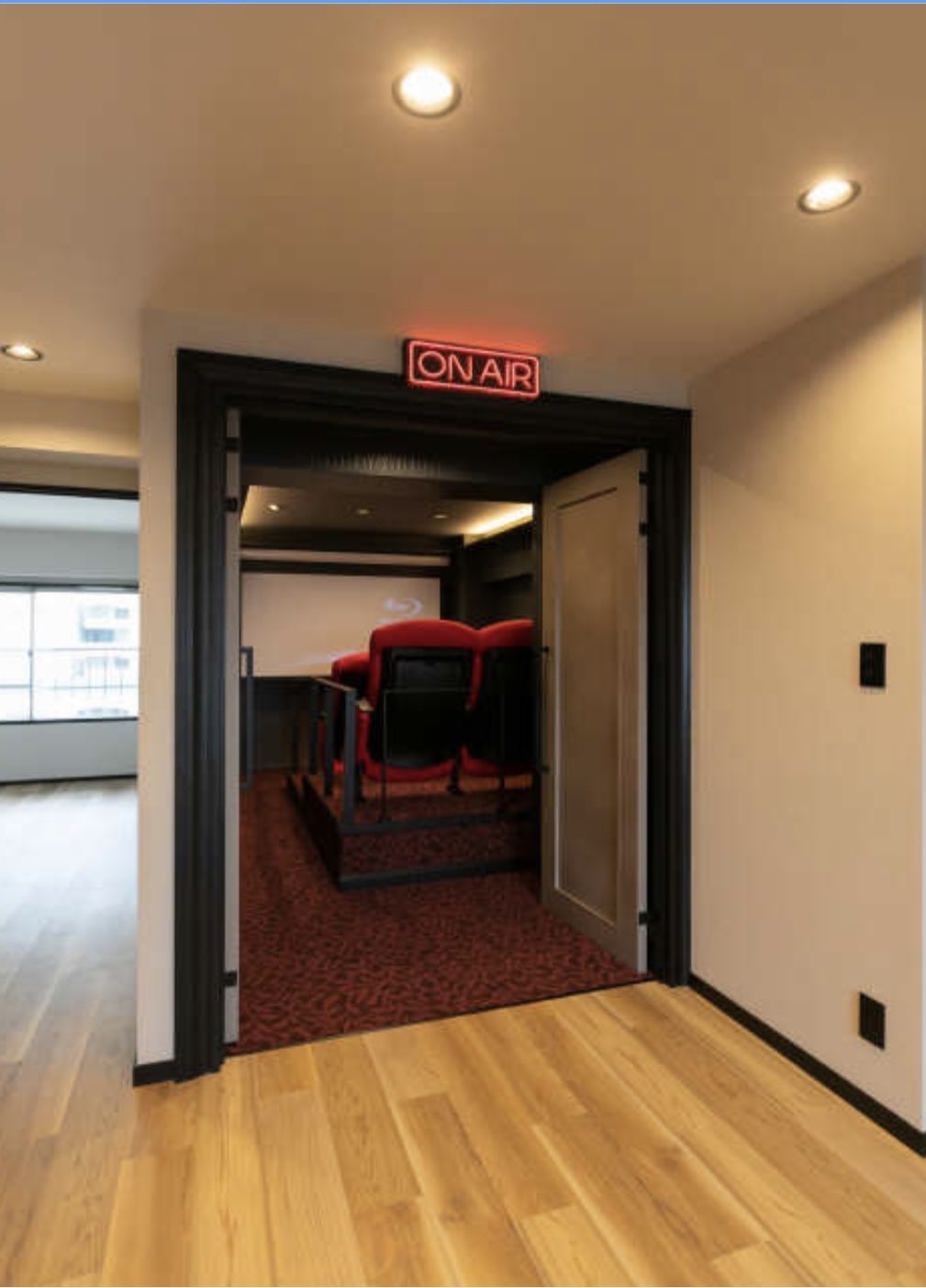 日本話題租屋「迷你電影房」