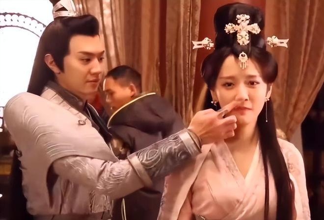 陳哲遠手插女演員鼻孔，被網友怒批根本不尊重女性