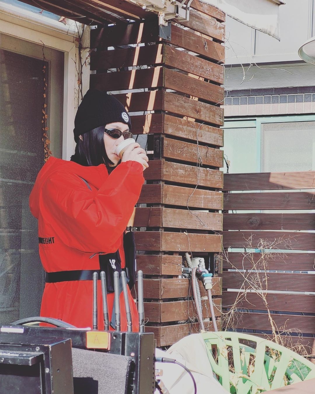 姜基棟在《財閥家的小兒子》造型浮誇超搶眼。