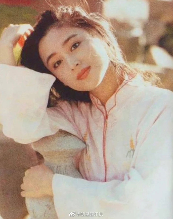 陳紅當年美貌打趴現代眾多網紅、網美。