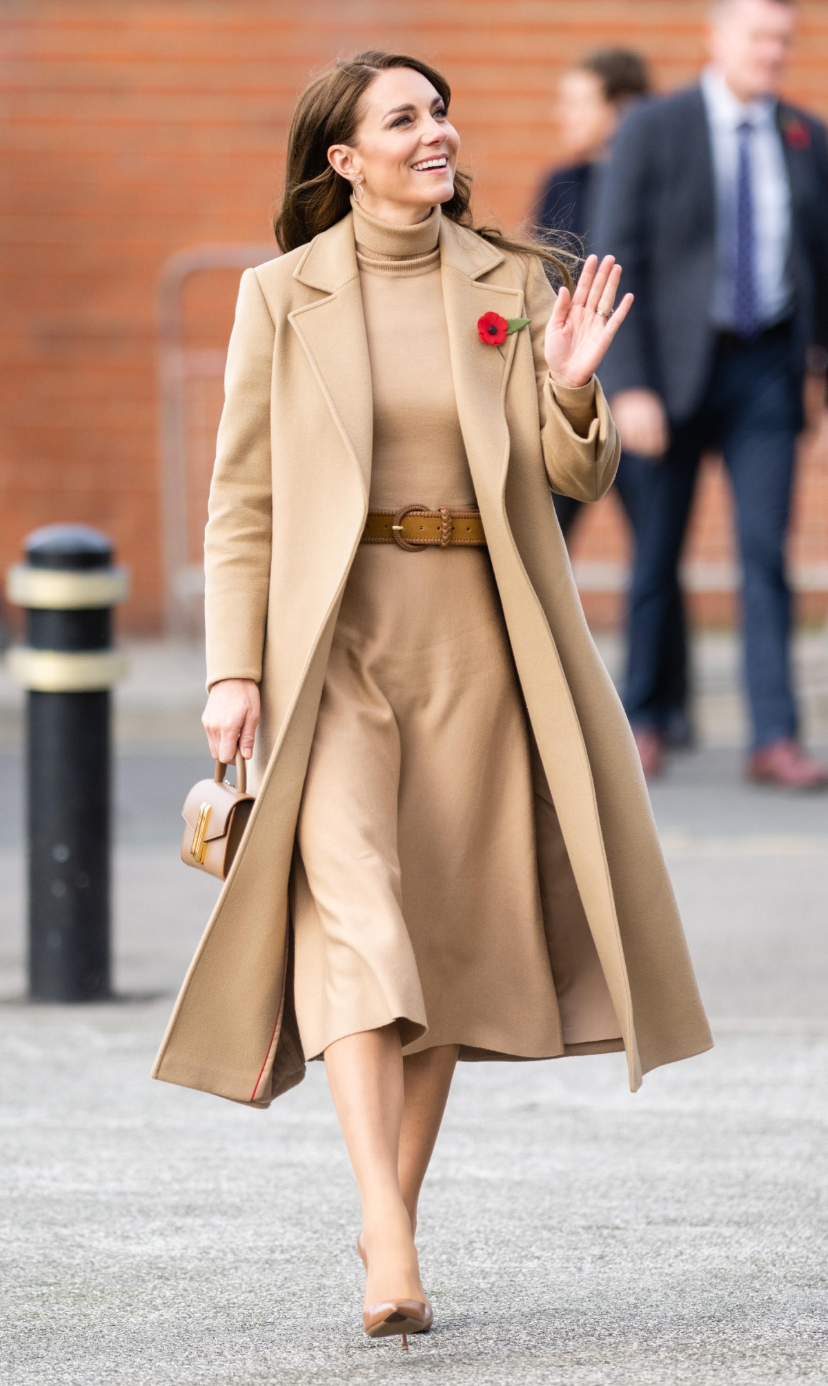凱特王妃 Kate Middleton 身著 MAX&Co. Longrun 大衣優雅亮相
