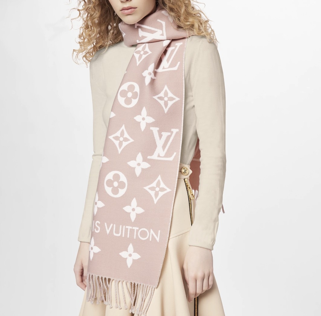 LV ESSENTIAL 圍巾,NT$18,400