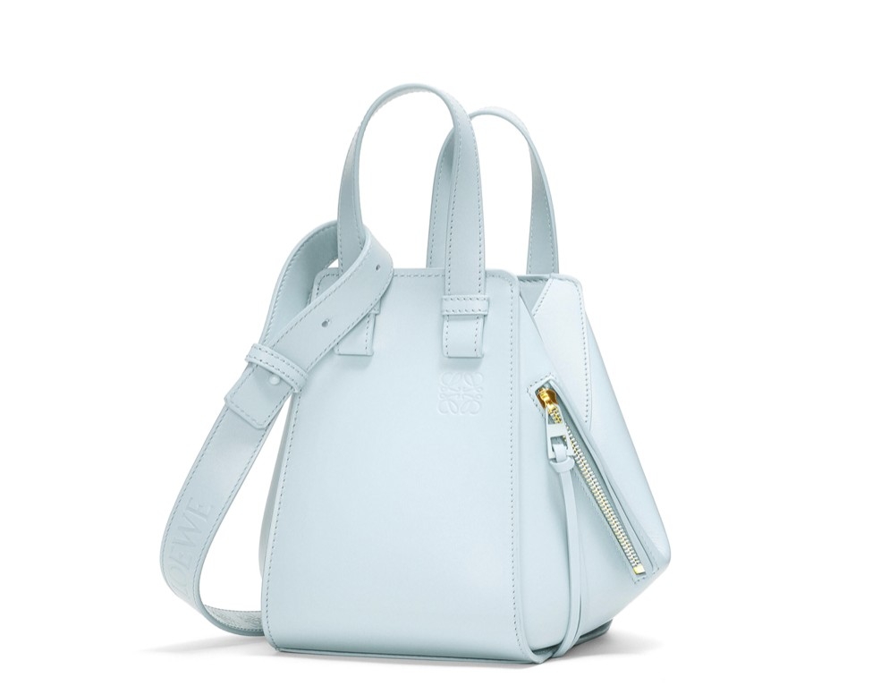 Hammock compact bag in satin calfskin，價格店洽