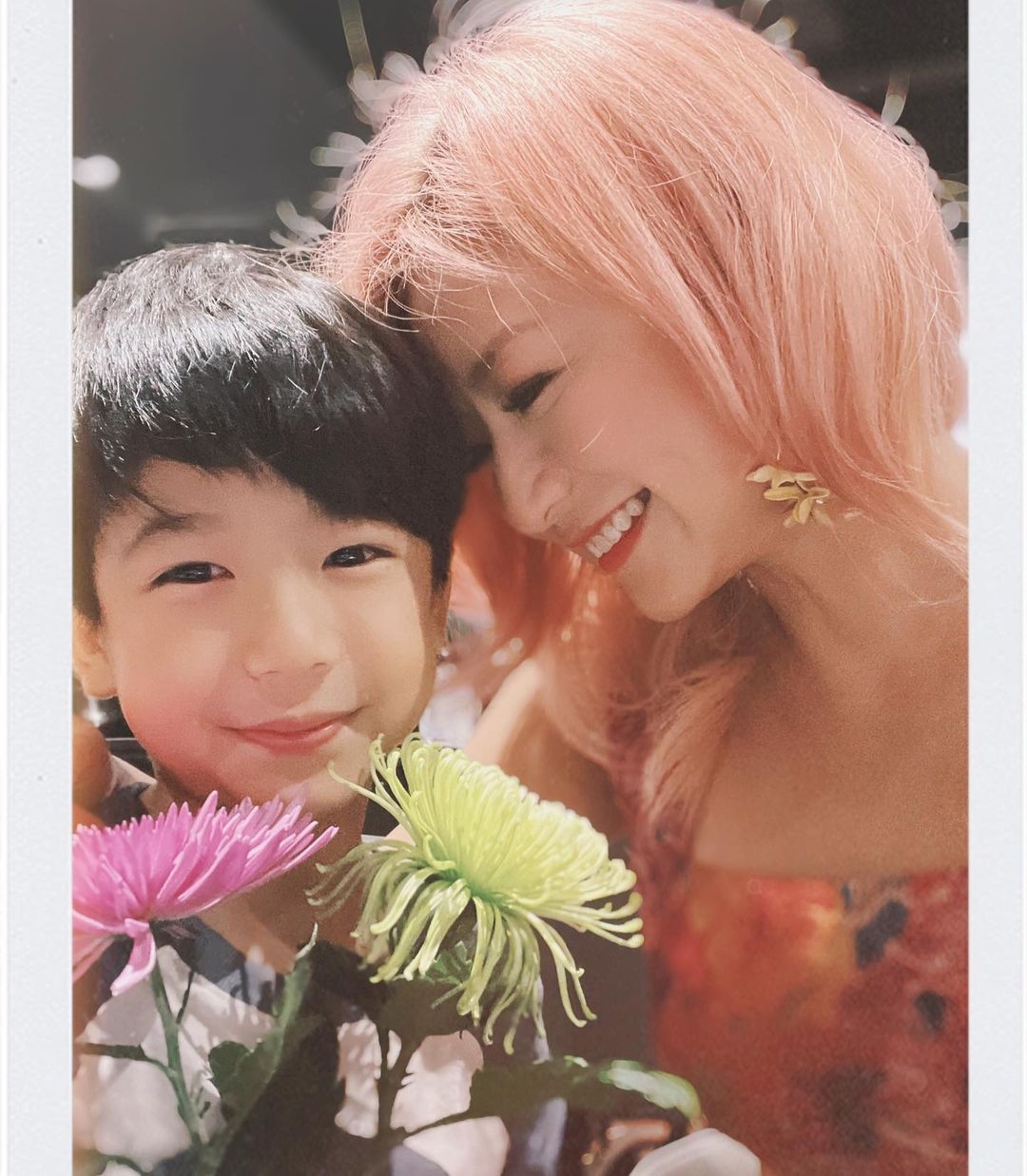 黃湘怡帶孩子住在加拿大