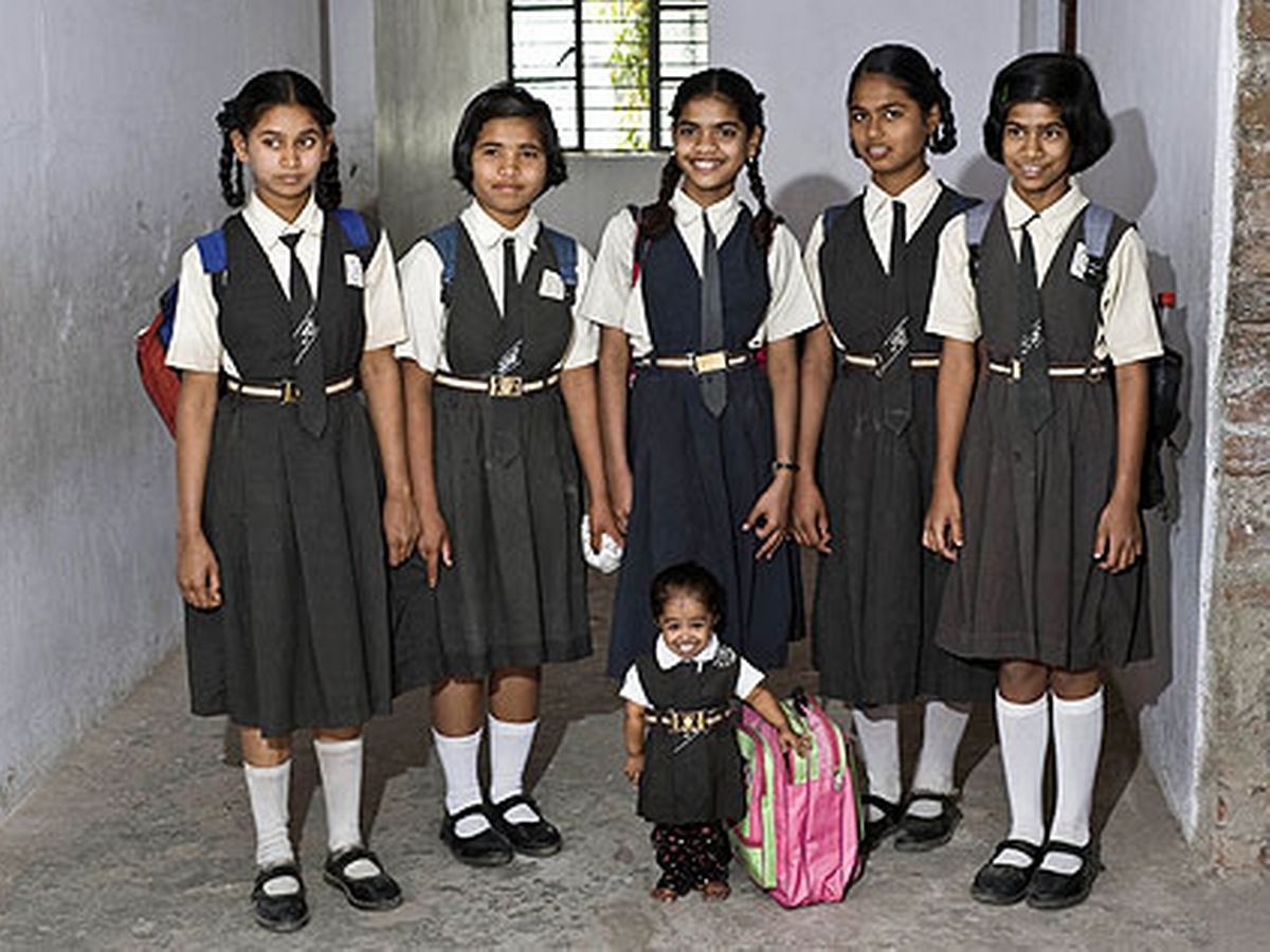 Jyoti Amge穿的、用的物品都要「訂製」