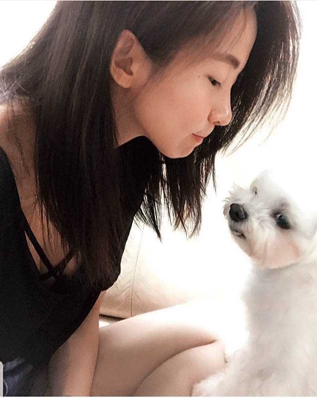 郭書瑤帶愛犬上節目