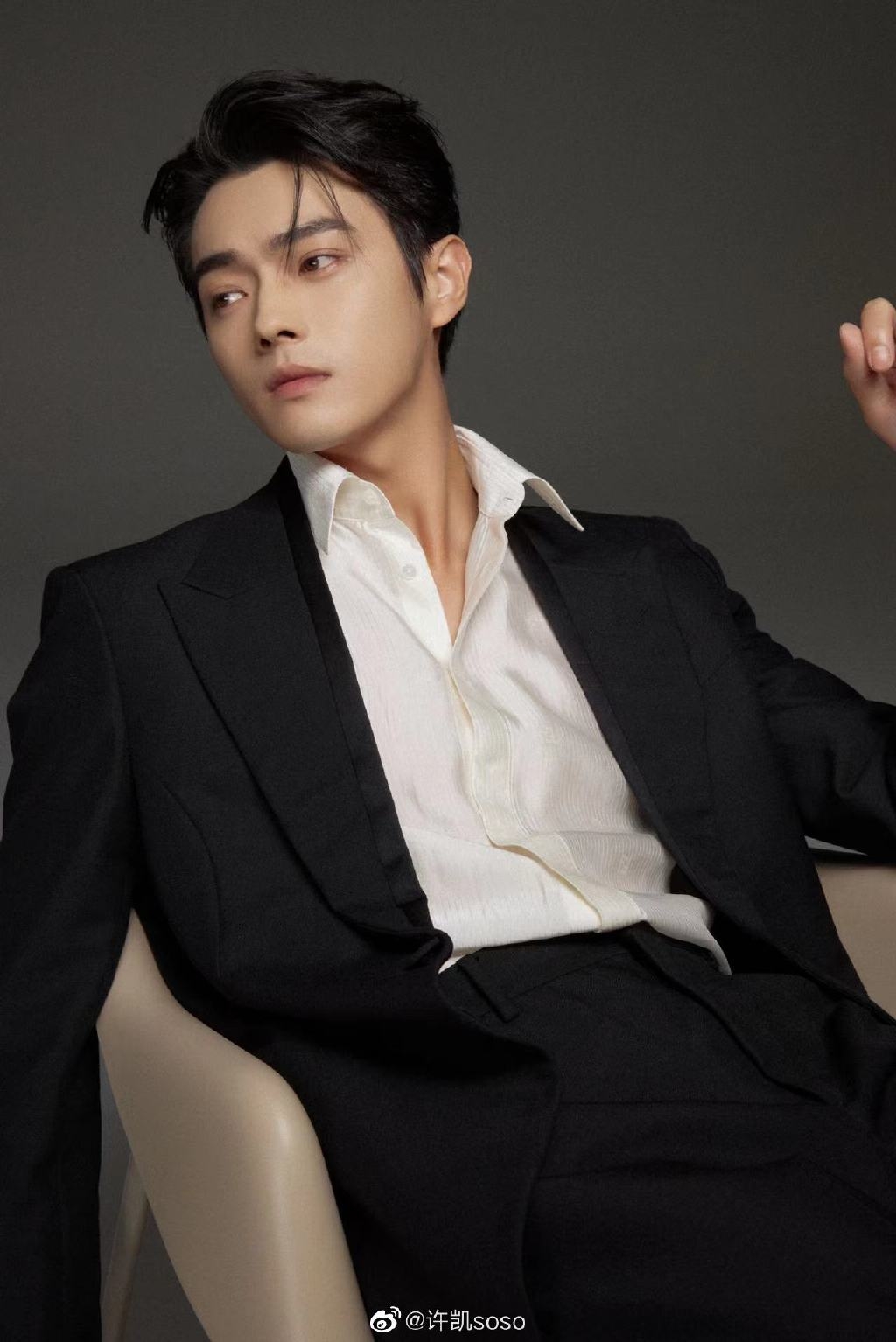 許凱曾被前女友控訴家暴。