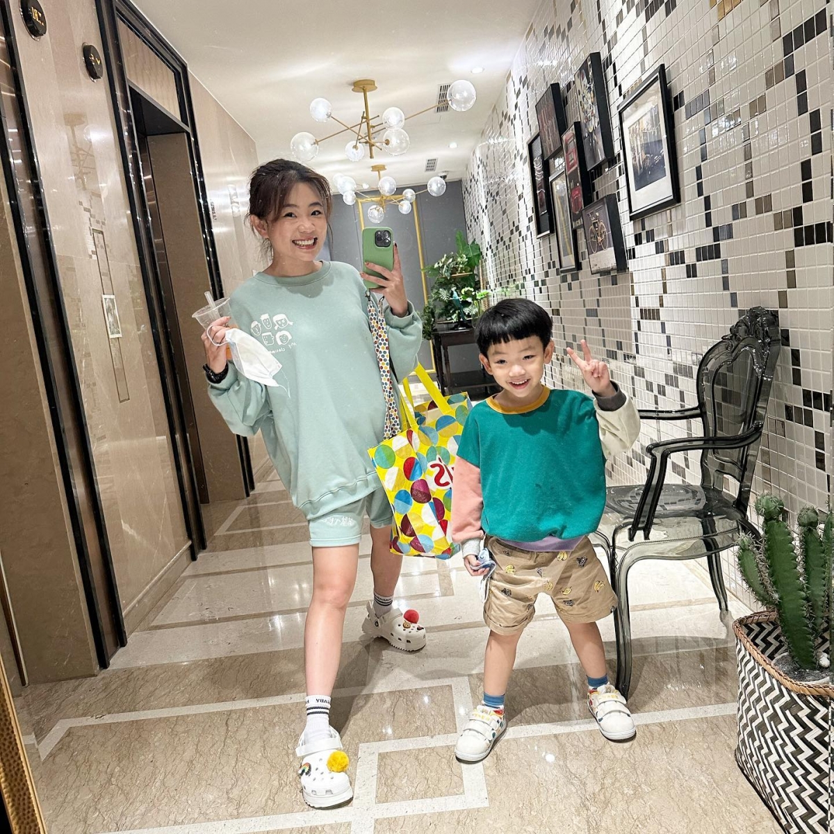 二伯冒冷汗回答兒子