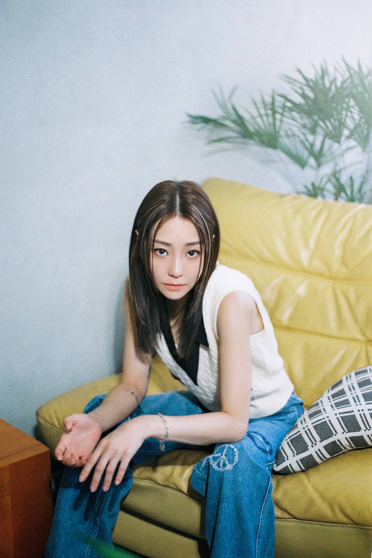 謝欣穎身著SANDRO 2022秋冬系列