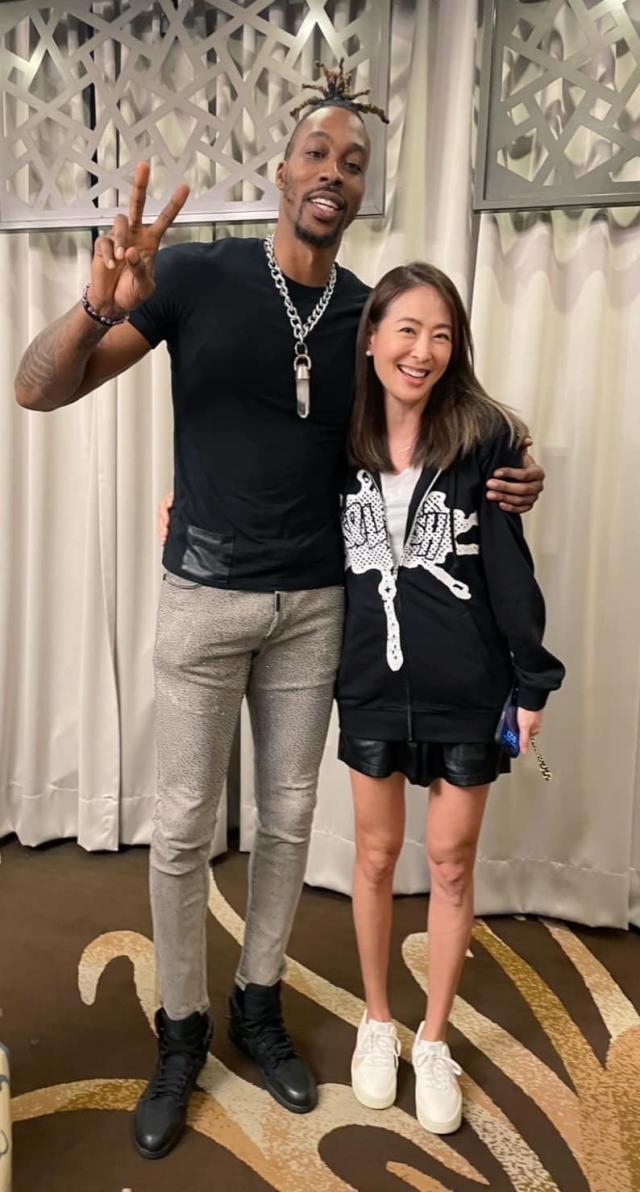 「魔獸」霍華德與賈永婕合照