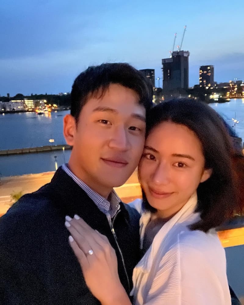同台後不久周興哲和趙岱新復合,男方在今年求婚成功收穫美好愛情。