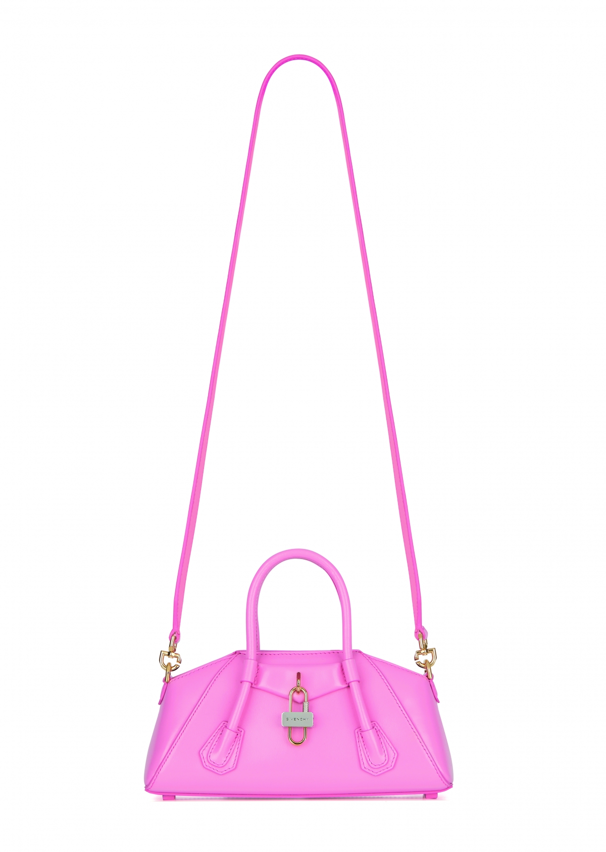 Givenchy Antigona Stretch 系列的售價為1,450歐元 ( 迷你款式 ) 及1,750歐元 ( 小型款式 ) 。同時在 Givenchy 官網上開始正式上市。