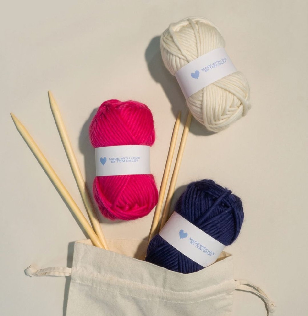 Tom Daley還推出毛線教學書