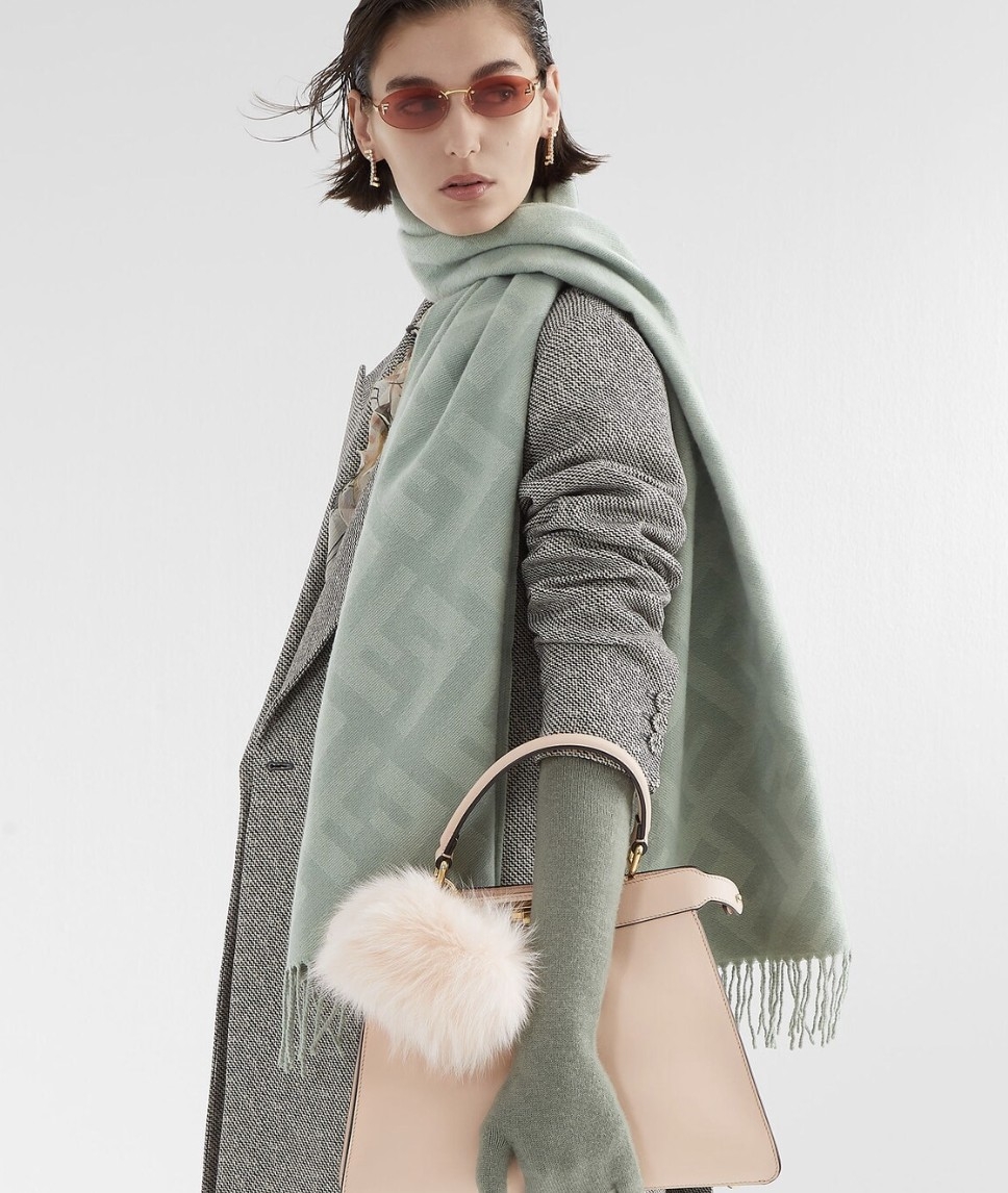 FF薄荷綠色羊絨圍巾,NT$ 29,500