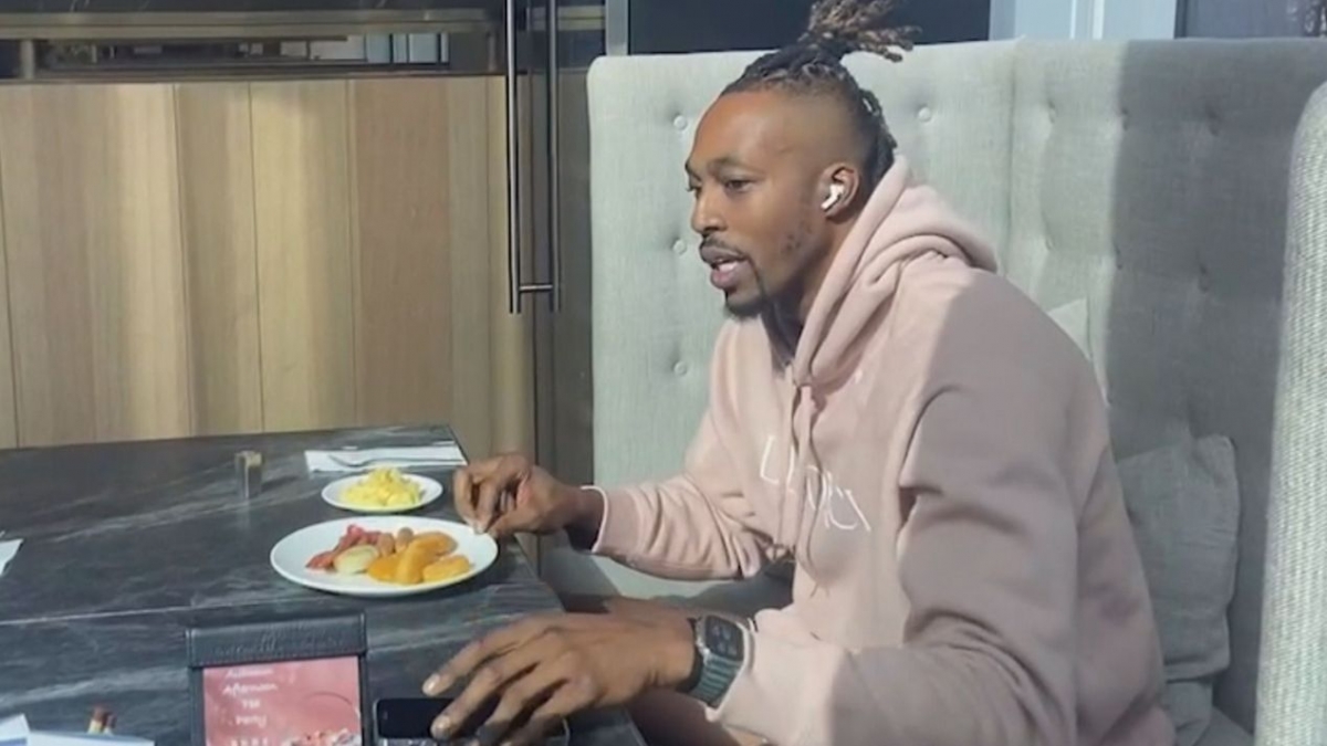 魔獸在麥當勞用餐