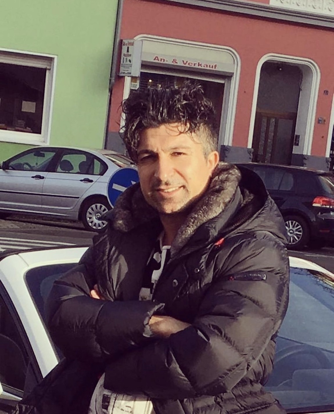 Kursat Yildirim在買了各式各樣奢侈品之後，下一步想要談戀愛