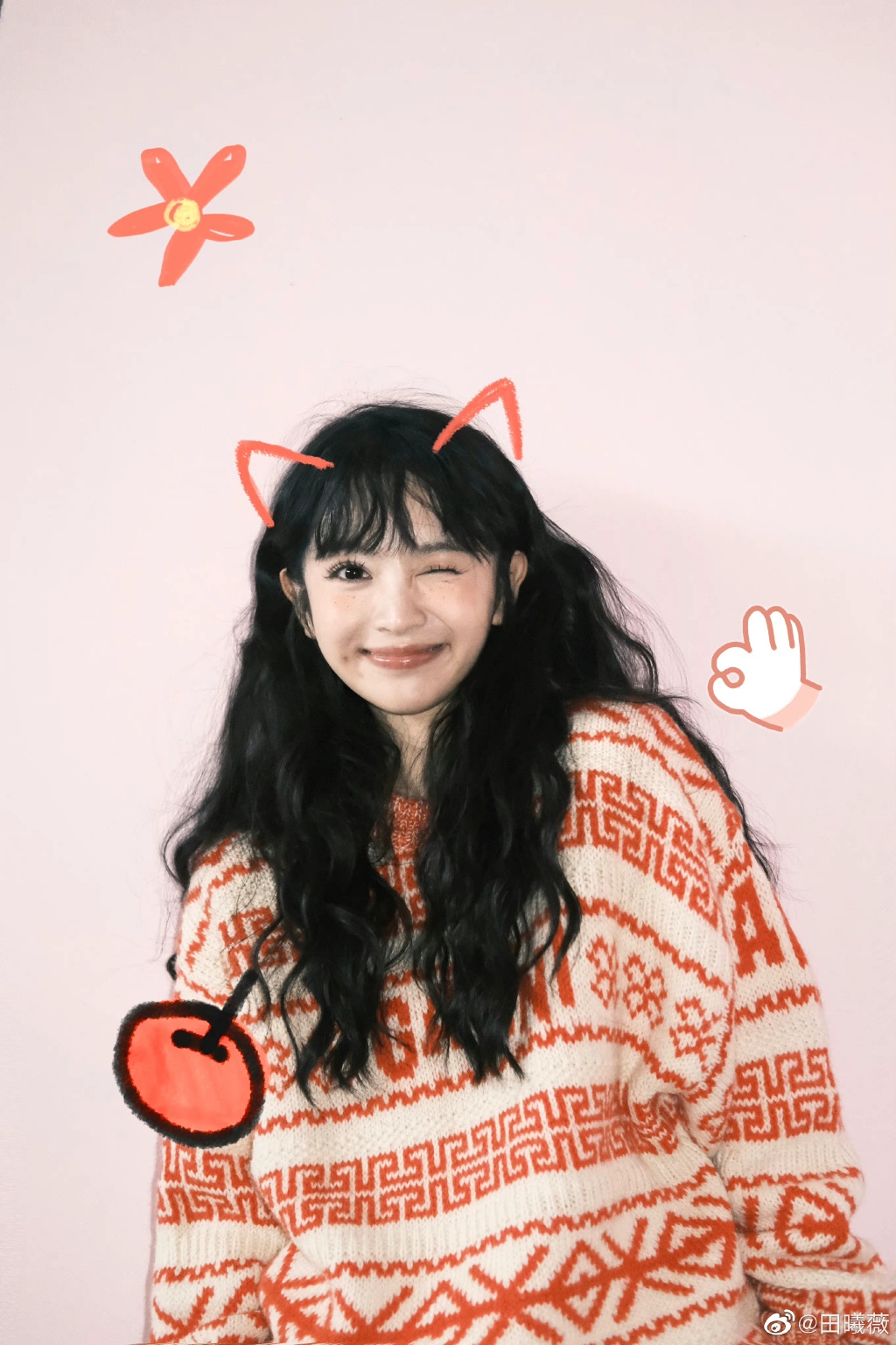 田曦薇的微笑讓人覺得心頭暖暖的。