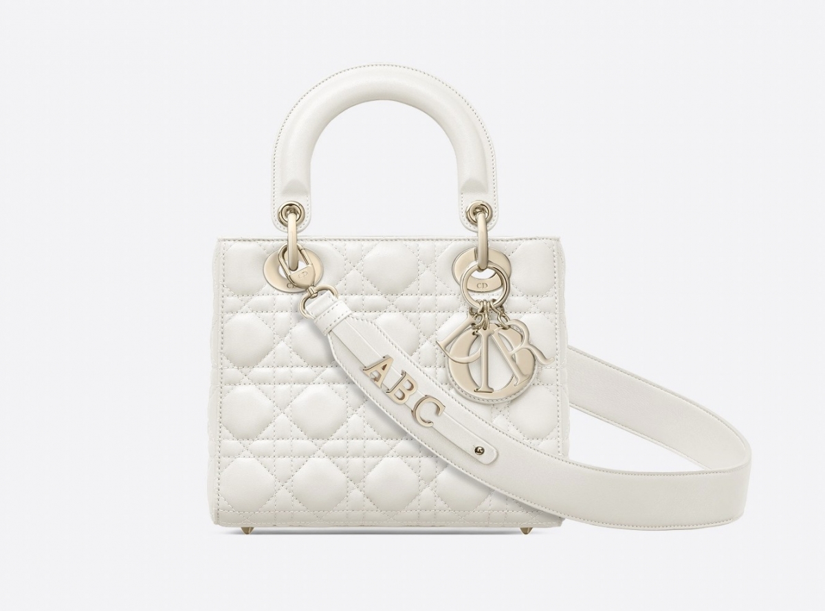 小碼 LADY DIOR MY ABCDIOR 手袋奶白色 Cannage 藤格紋圖案羊皮，NT$ 165,000。