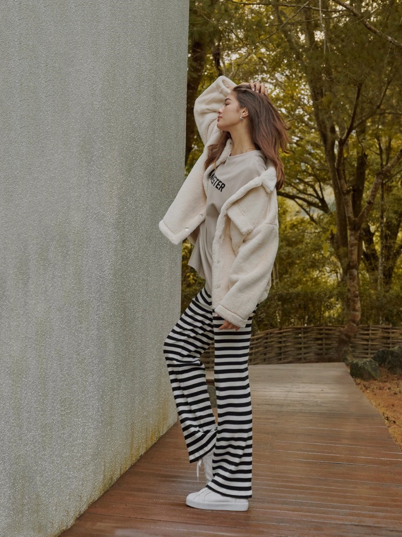 Mercci22毛毛排釦襯衫外套，NT$1,080