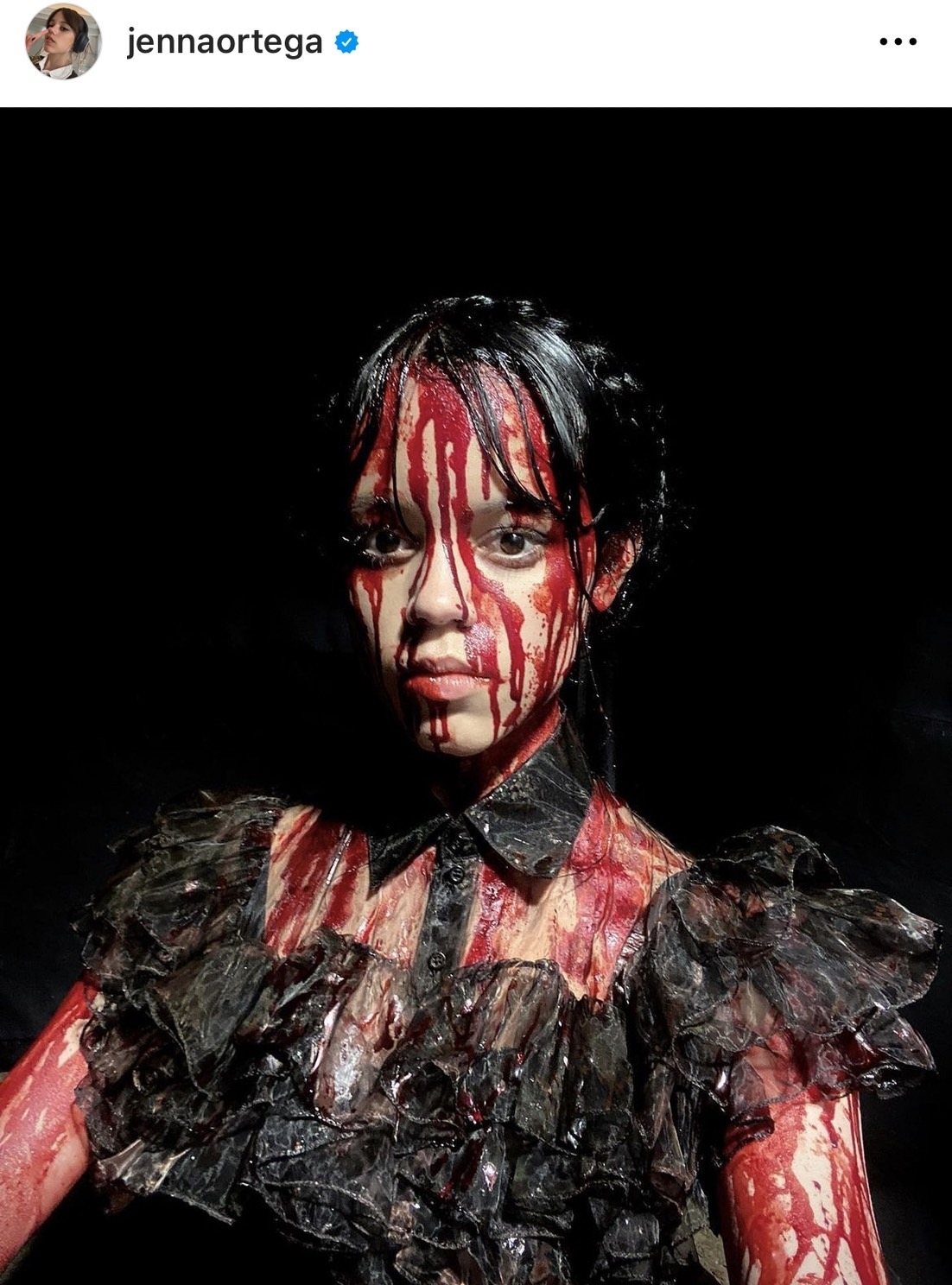 Jenna Ortega分享阿達一族《星期三》血漿花絮照