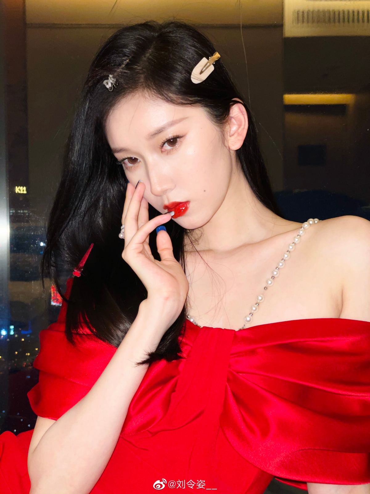 劉令姿是選秀節目出身的唱跳偶像。