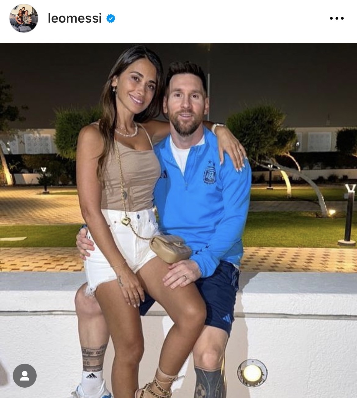 梅西愛曬妻,被球迷虧比起小孩更愛老婆