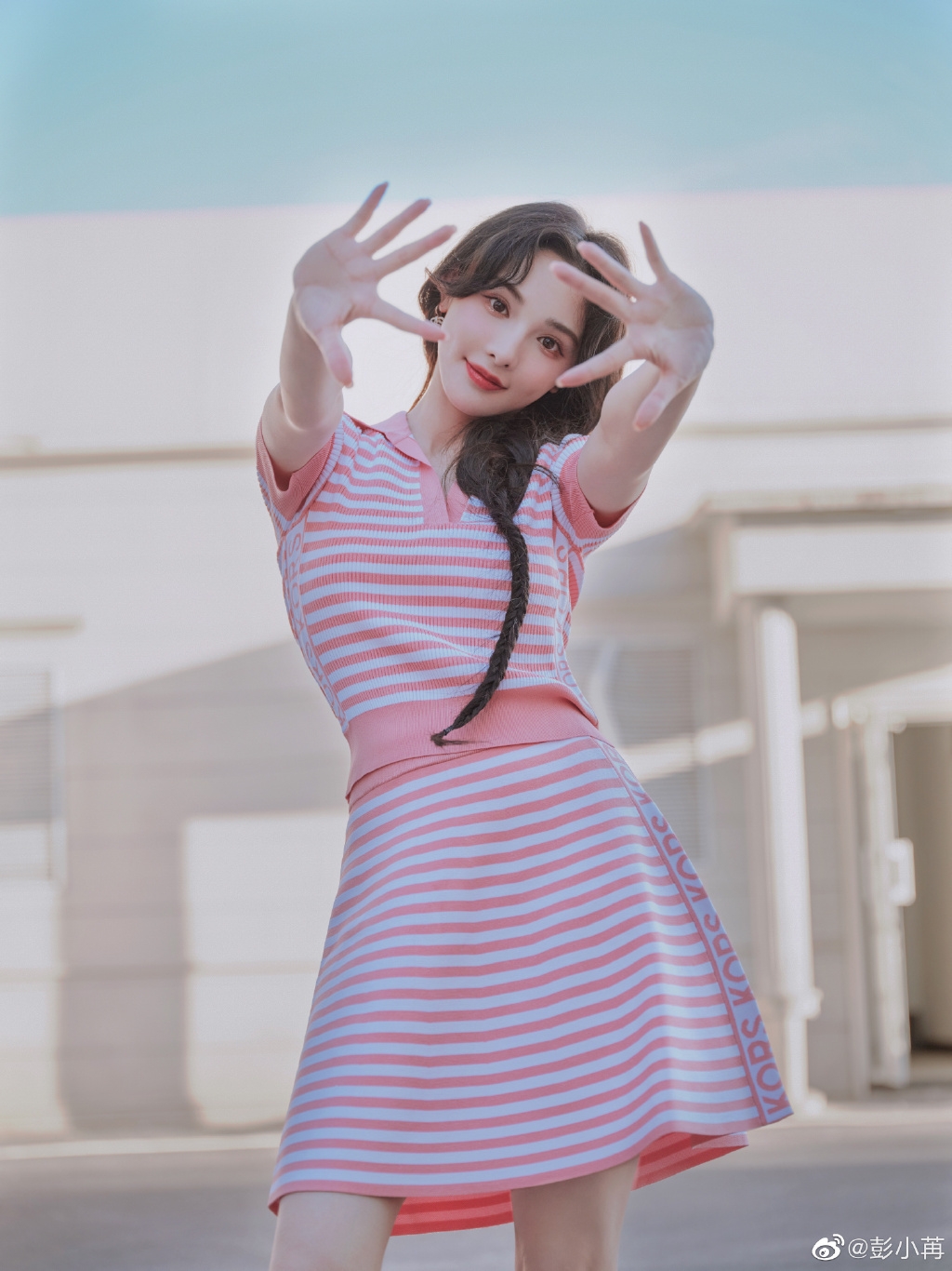 彭小苒在演員工作之前是知名主持人。