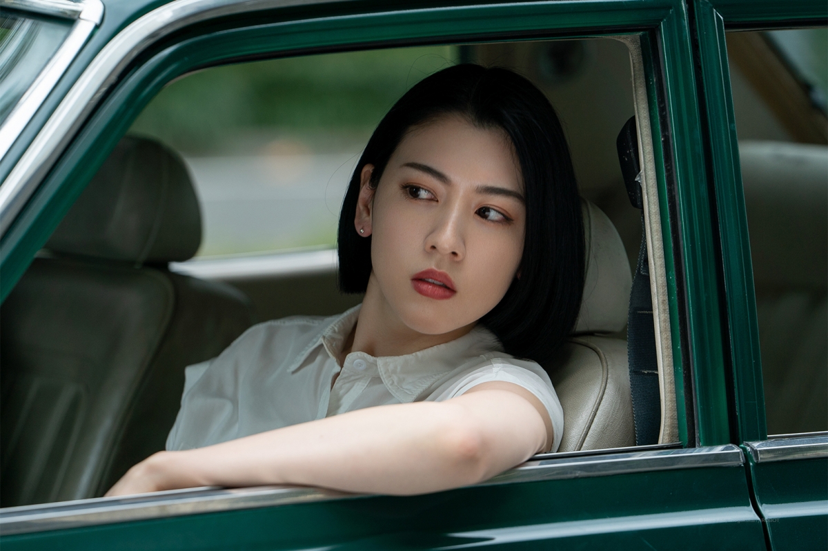 《今際之國》第二季開場三吉彩花就帥氣飆車