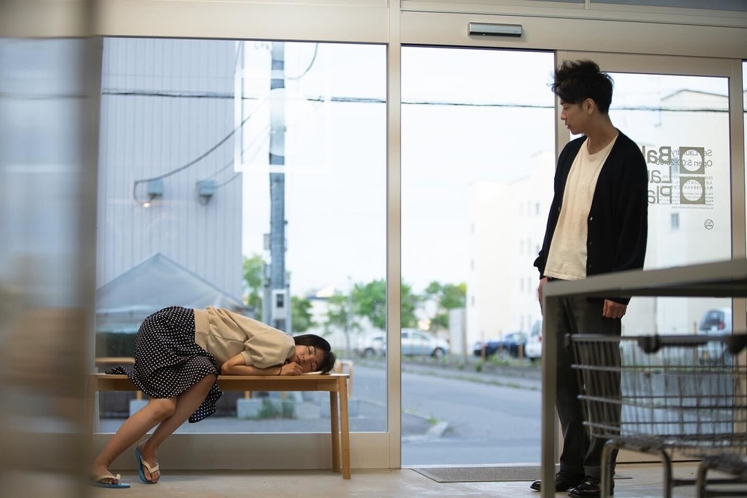 《First Love初戀》細節彩蛋6:洗衣店