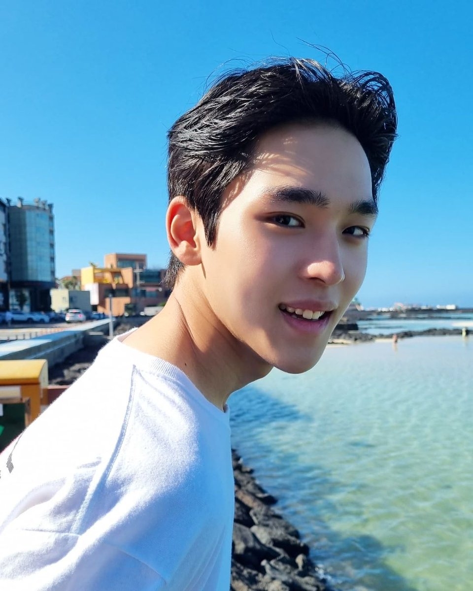 年僅16歲的文成賢真是可口的小鮮肉呀！