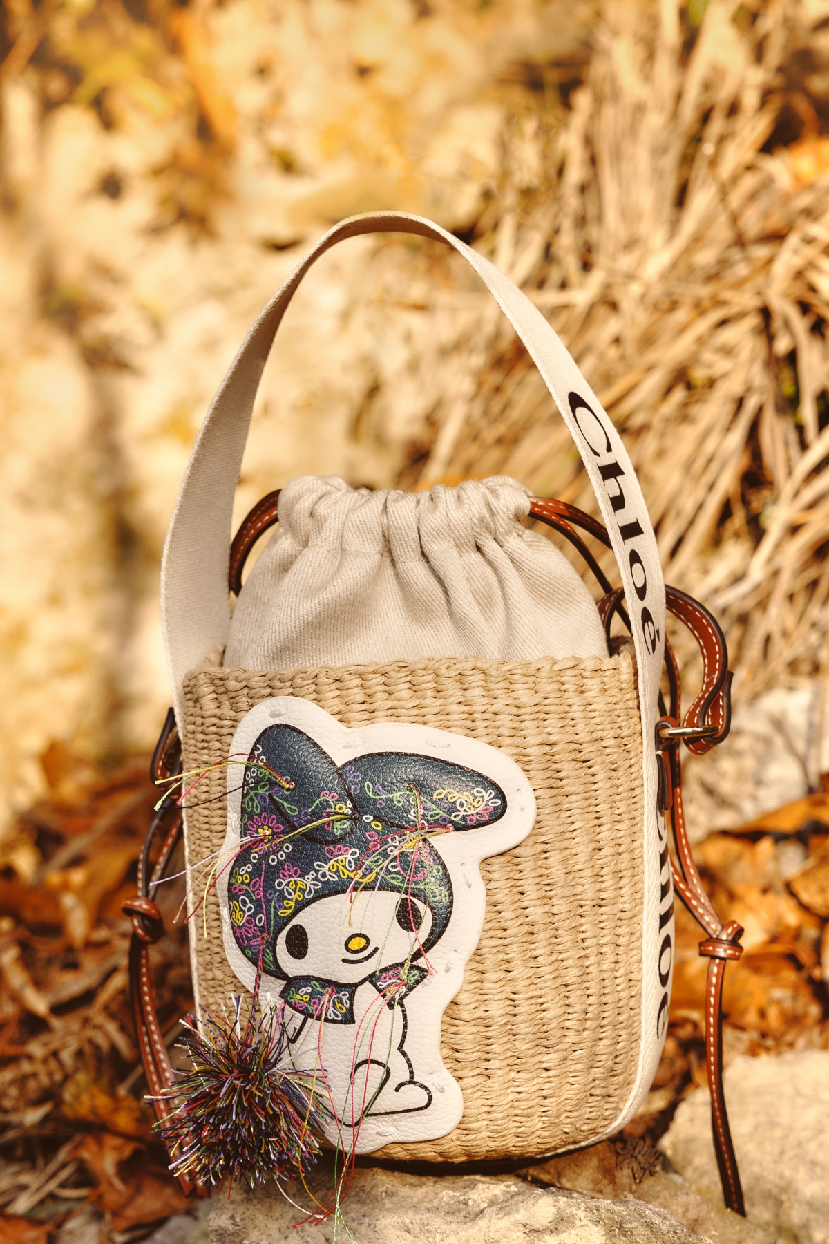 Chloé MyMelody農曆年限定聯名Woody編織水桶包，NT26,500 