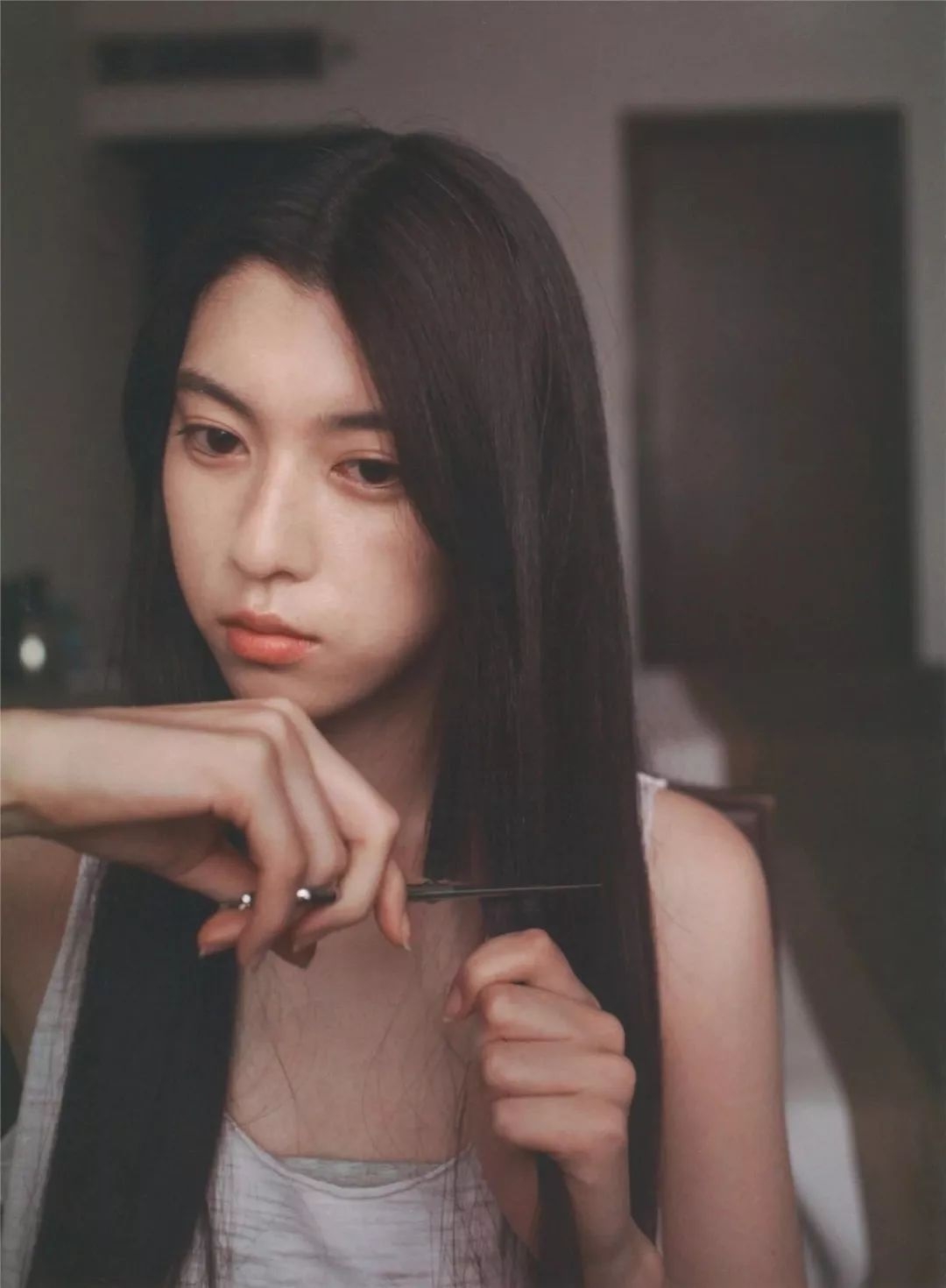 三吉彩花一刀剪掉長髮
