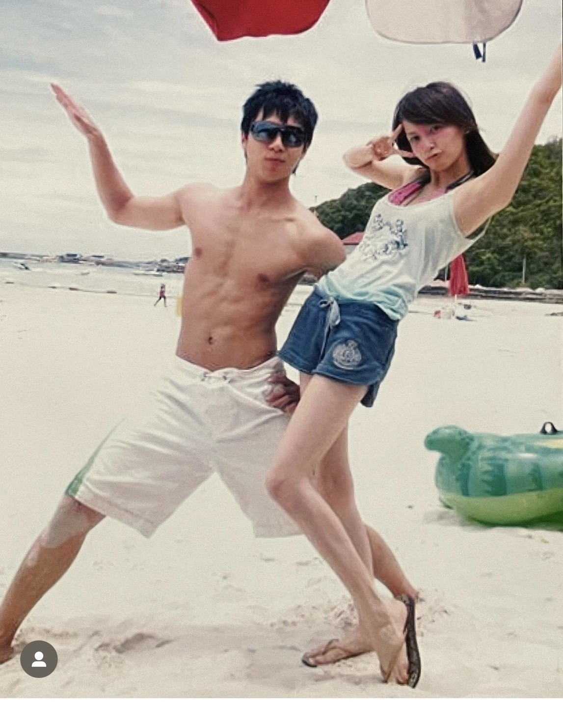 袁艾菲與老魚分享青春合照