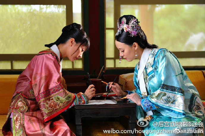 陶昕然也在祝壽時附上《後宮甄嬛傳》甄嬛和安陵容提筆練字的劇照。