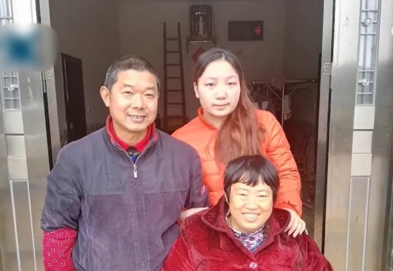 因為老婆無法生育，兩人領養一女長大成人