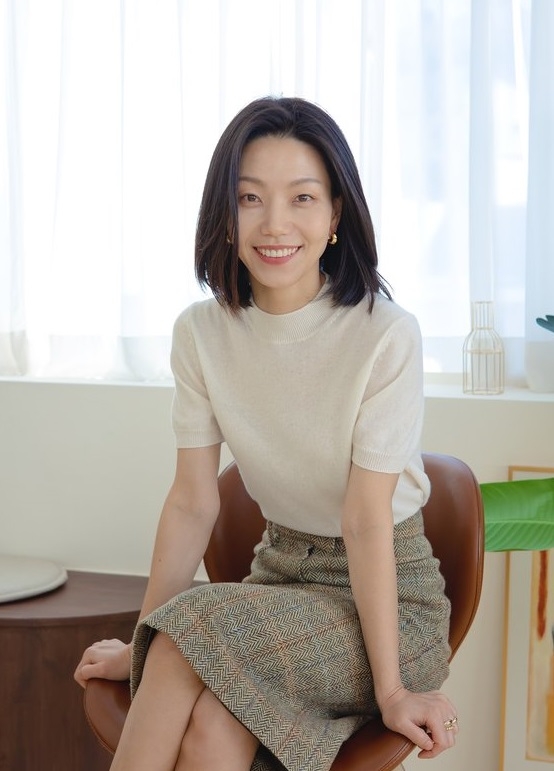 金信祿氣質知性,擁有超亮眼學歷。