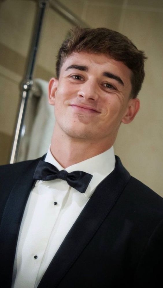 足球新星巴勃羅·加維（Pablo Gavira）