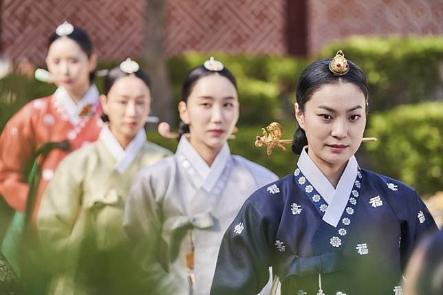 韓劇當中的知名壞女人代表玉子妍私下充滿氣質美。