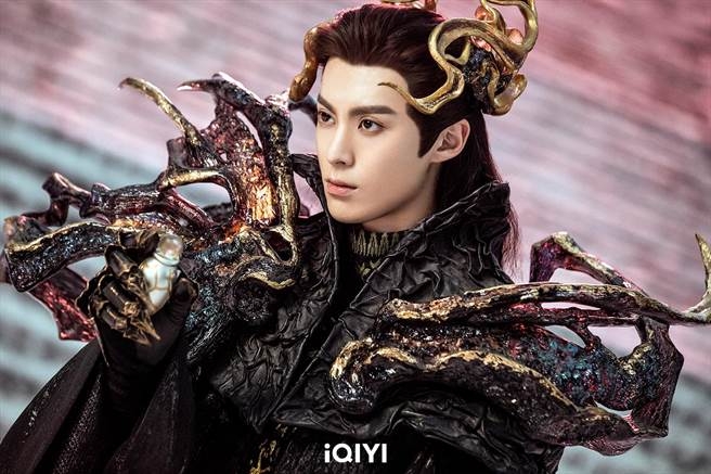 《蒼蘭訣》傲嬌尊上一角是女粉絲們心目中的夢中情人。