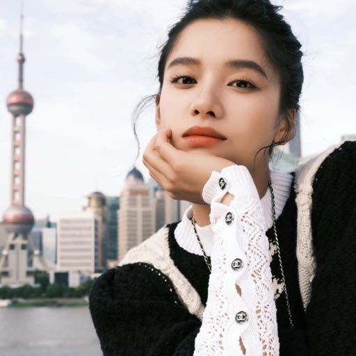 少女時期的張婧儀從湖南到北京求學。