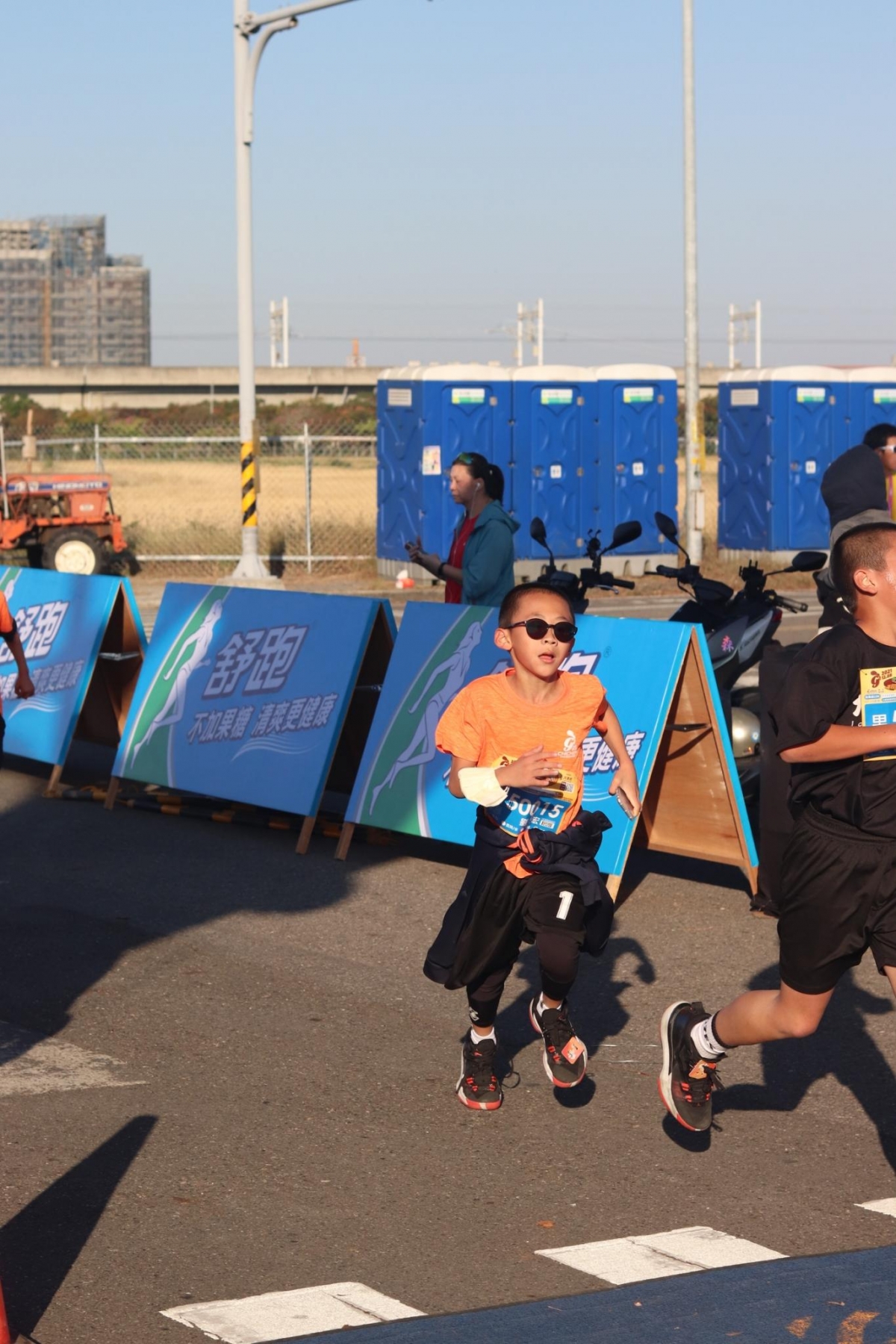 虎尾烤雞馬拉松吸引很多小朋友