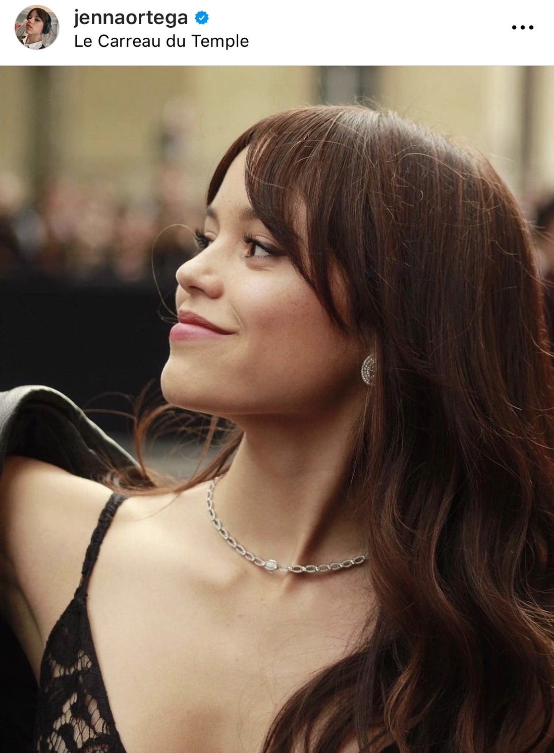 Jenna Ortega戲外青春可愛