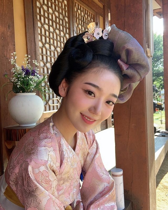 《還魂》妓生「愛香」聰穎機智又有美色。