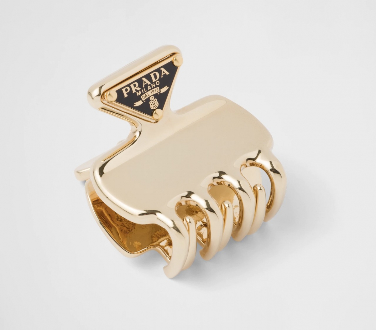 Prada 金色髮夾 $15,500