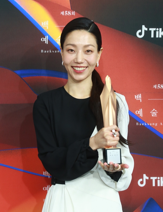 金信祿得獎當下展露笑顏。