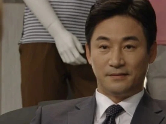 小兒子 陳潤基 (覺得跟原版也有某種很像的神韻，網友太會選了吧～)