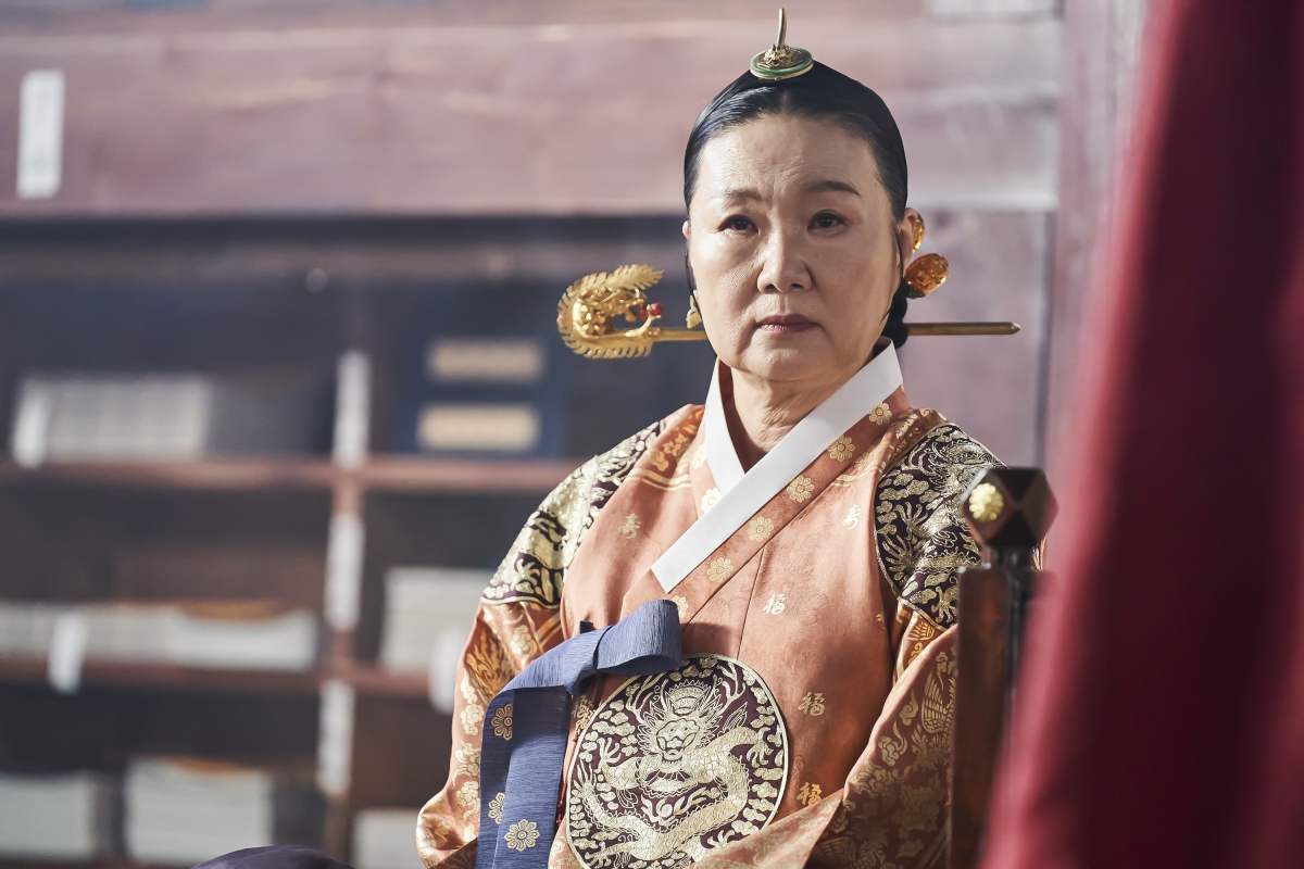 這盤鹽與艮水象徵著以大妃為首的「中毒事件」